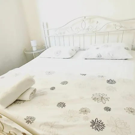 Seaside With Views, Balcony,terrace شقة *