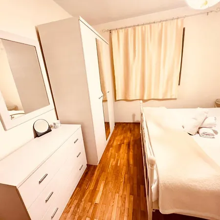 Seaside With Views, Balcony,terrace Ντουμπρόβνικ