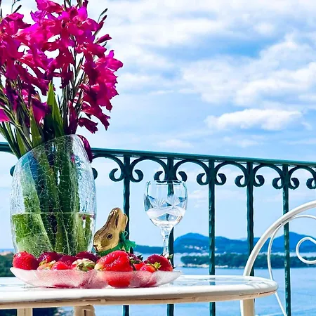 Διαμέρισμα Seaside With Views, Balcony,terrace Ντουμπρόβνικ